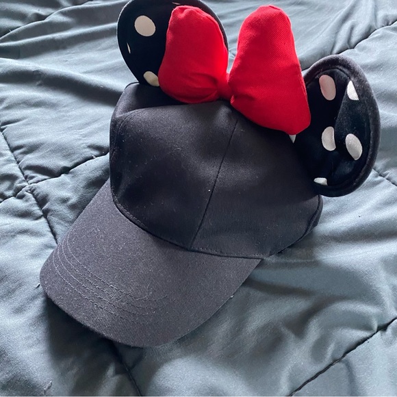 Disneyland Minnie Mouse Ears hat - Picture 1 of 2